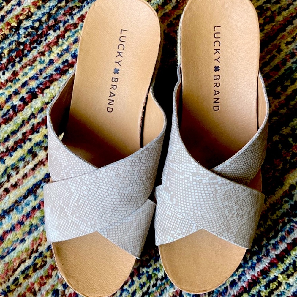 Lucky brand excellent condition